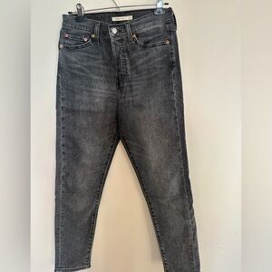 Levi's Women's Gray Skinny Jeans